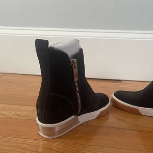 Dolce Vita Zio Up Zelma Suede Sneaker 
